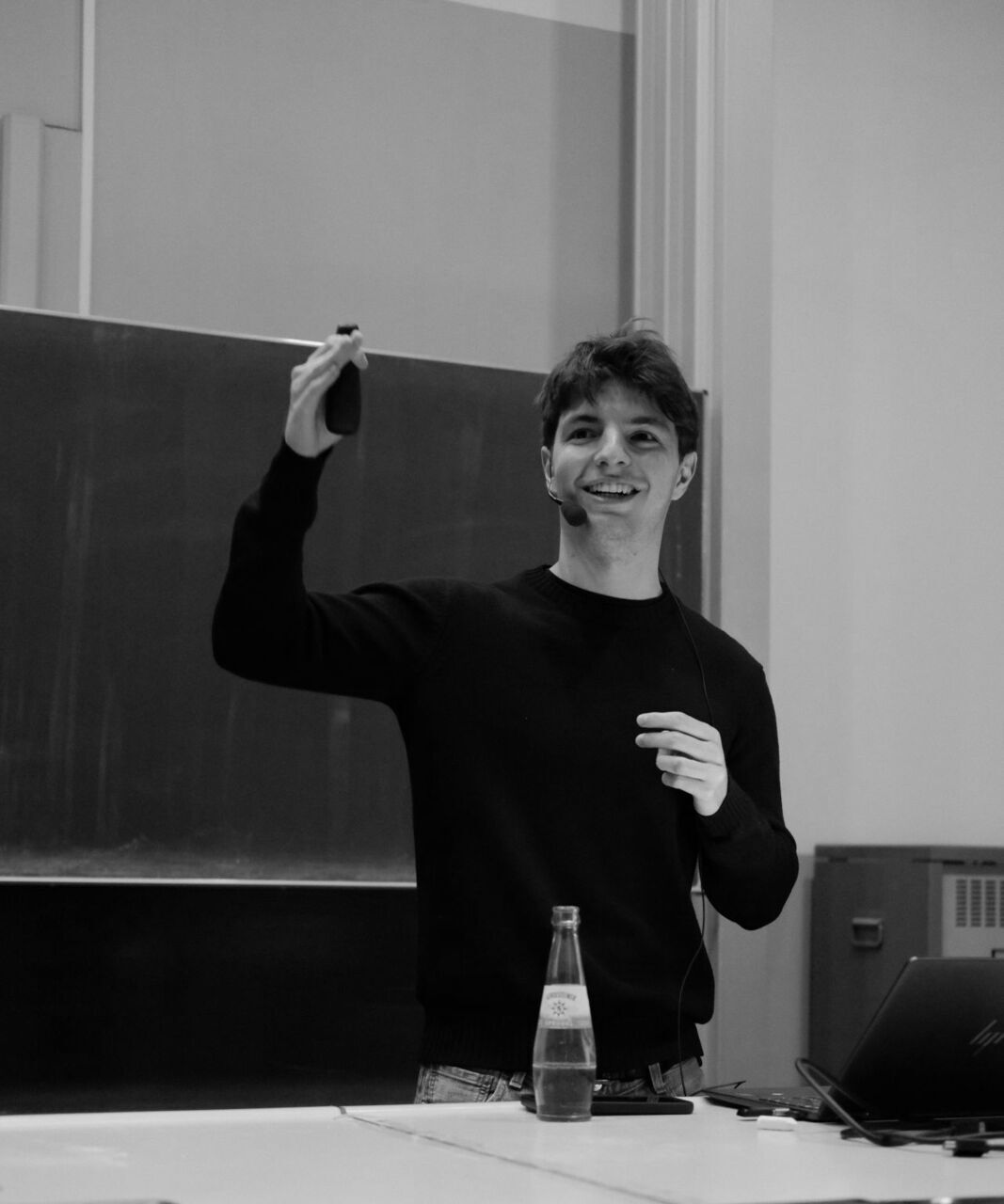 Why do LLMs struggle with Long Context? by Federico Barbero (Google DeepMind, University of Oxford) - October 2025